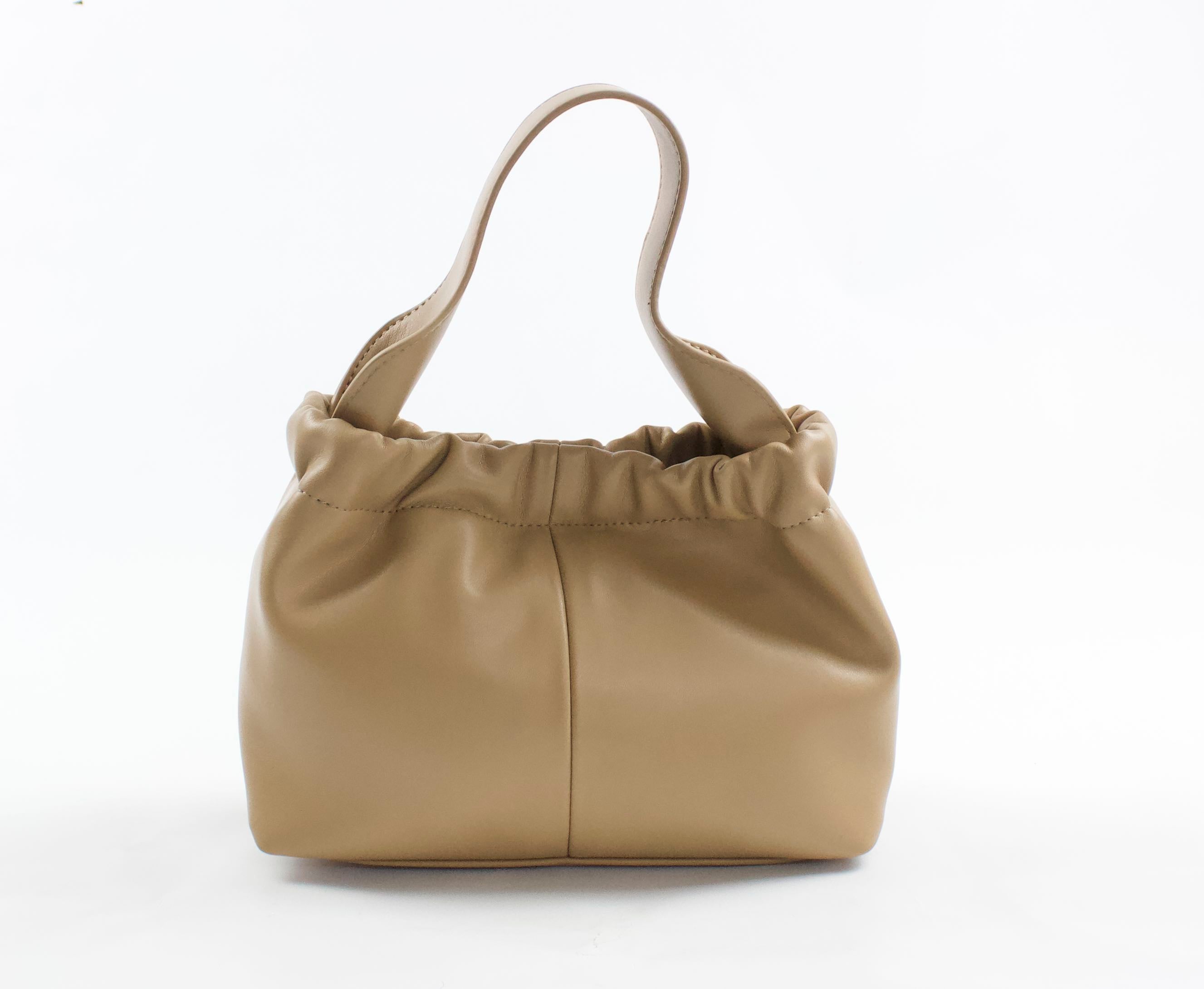 AVA RUCHED SLOUCHY HANDLE BAG - BEIGE