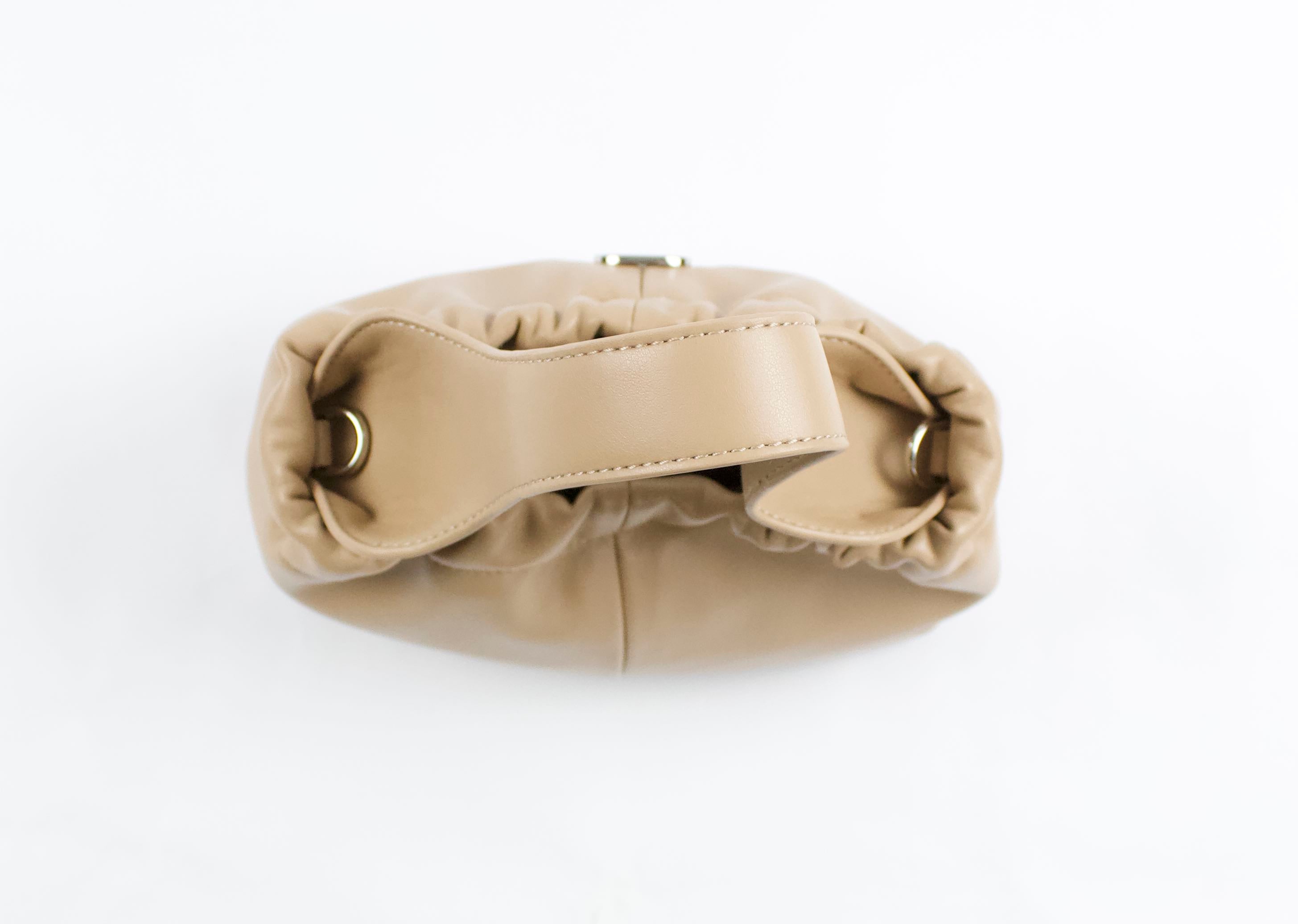AVA RUCHED SLOUCHY HANDLE BAG - BEIGE
